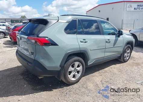 2020 Toyota Rav4 Xle z USA, uszkodzony, nr VIN 2T3P1RFV5LW092564